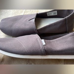 Toms Flats -Size 8